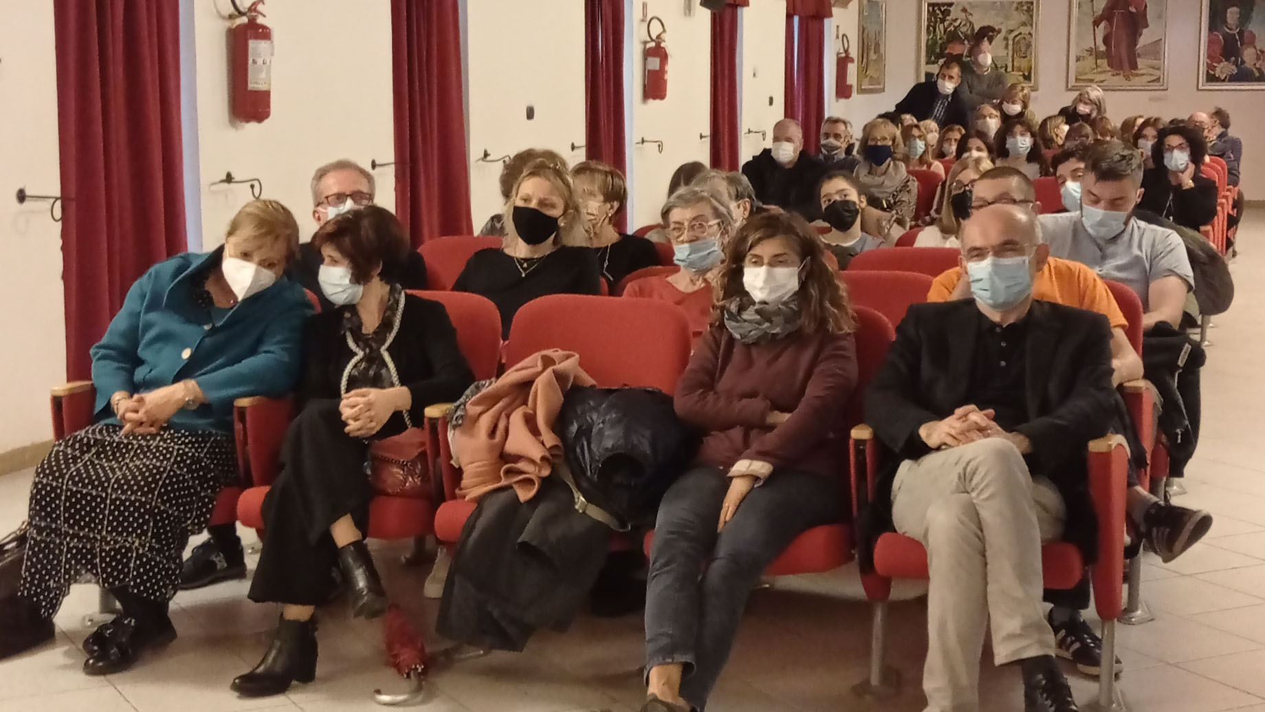 platea degli ascoltatori durante la conferenza